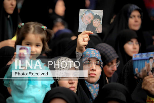 دیدار هزاران نفر از زنان و دختران با رهبر انقلاب 