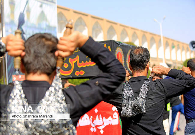 مراسم روز عاشورا در میدان نقش جهان - اصفهان
