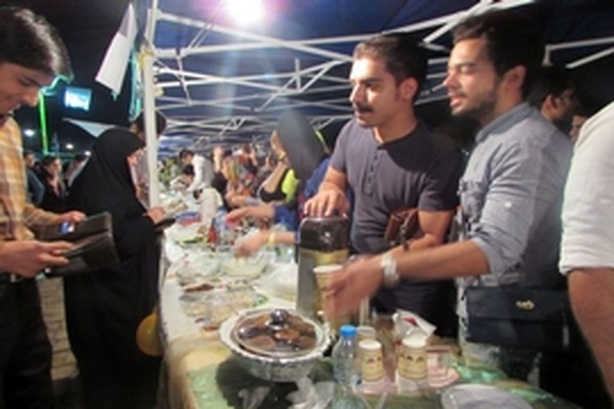 جشنوارهٔ غذای خیریه هلال احمر اهواز برگزار شد
