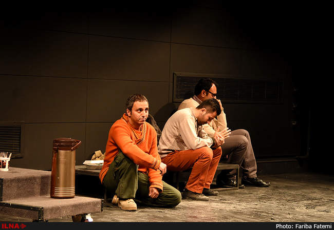 نمایش بهمن در تالار سایه شهر به روی صحنه رفت