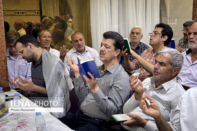 مراسم دعای کمیل زائران ایرانی در مدینه منوره