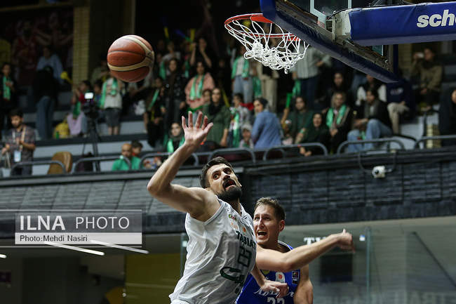 دیدار تیم های بسکتبال طبیعت اسلامشهر و پالایش نفت آبادان