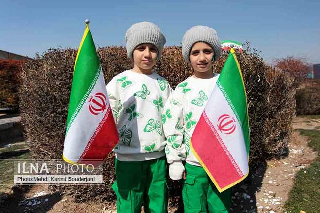 حضورحماسی مردم اصفهان در راهپیمایی ۲۲بهمن 