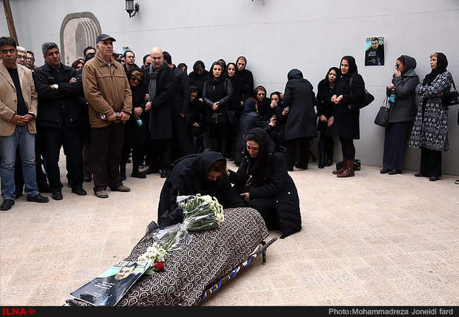 تصاویر خاکسپاری نیما طباطبایی؛ کارگردان جوان سینمای ایران