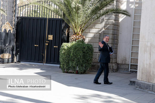 حاشیه جلسه هیات دولت - ۳۰ مهر