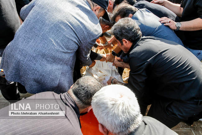 تشییع پیکر حسین حبیبی فعال پیشکسوت کارگری 