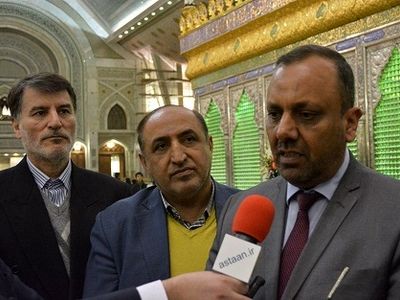 ادای احترام استاندار نجف اشرف به امام خمینی(ره)