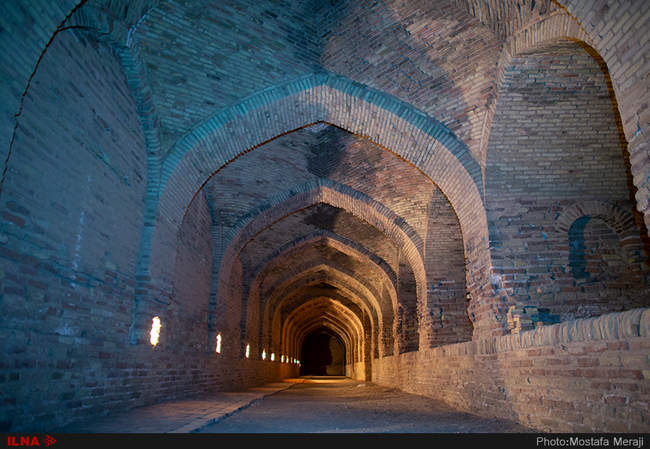 نماهای شبانه کاروانسرای ساسانی دیرگچین