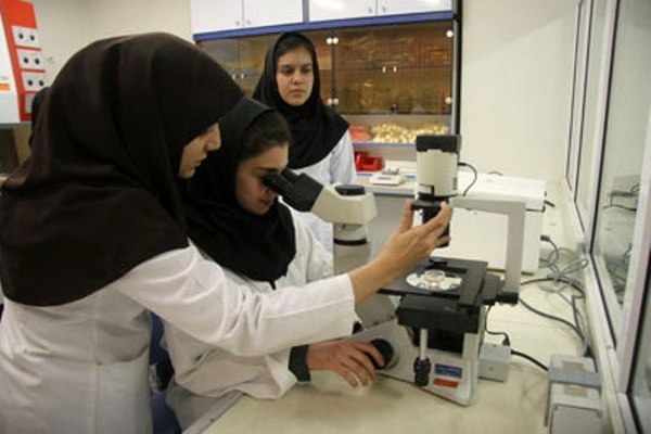 مراکز تحقیقاتی در صورت استفاده از دانشجویان امتیاز ویژه می‌گیرند