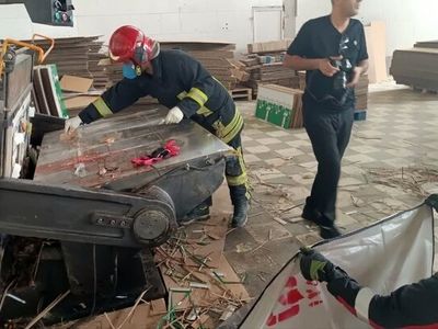 مرگ دلخراش یک کارگر در مشهد حین کار با دستگاه دایکات