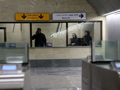 از اضافه کار اجباریِ بدونِ مزد تا قراردادهای یک ماهه