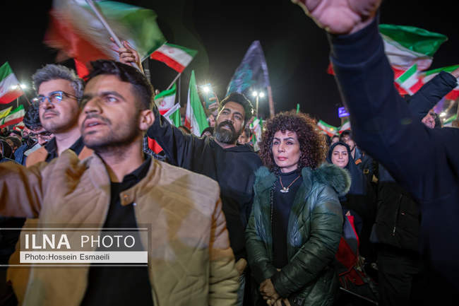 آیین وداع با پیکر شهدای ناوشکن «دنا» 