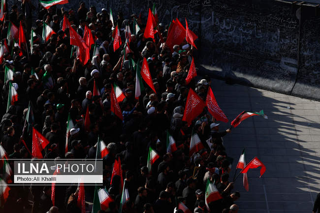 اقامه نماز بر پیکر رهبر شهید انقلاب در مصلای تهران / 7