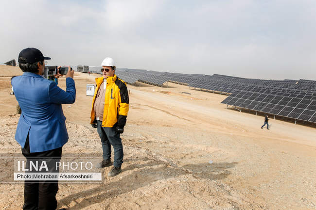 بازدید اصحاب رسانه از نیروگاه خورشیدی