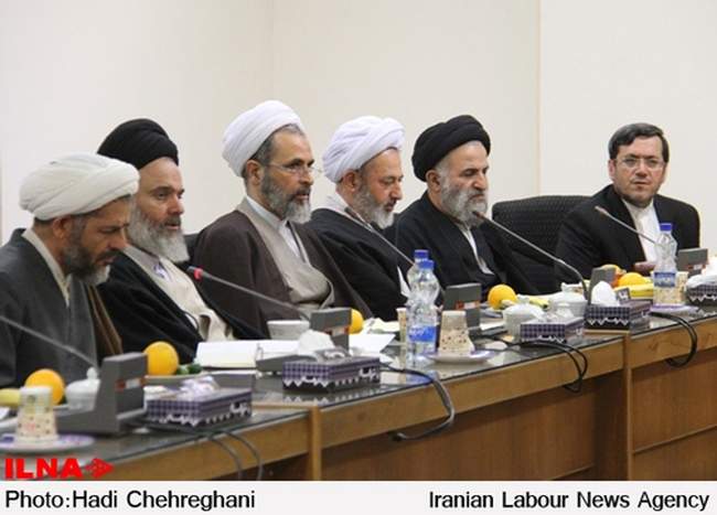 دیدار اعضای جامعه مدرسین حوزه علمیه قم با وزیر امور خارجه