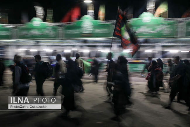 عبور زائران اربعین حسینی از مرز شلمچه