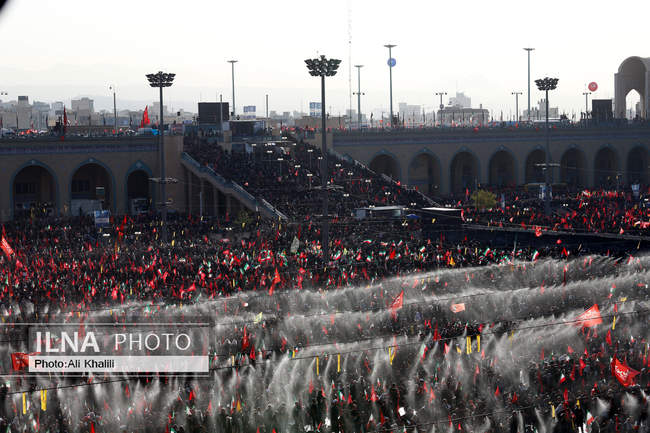 اقامه نماز بر پیکر رهبر شهید انقلاب در مصلای تهران / 7