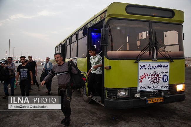 عبور زائران اربعین حسینی از مرز شلمچه