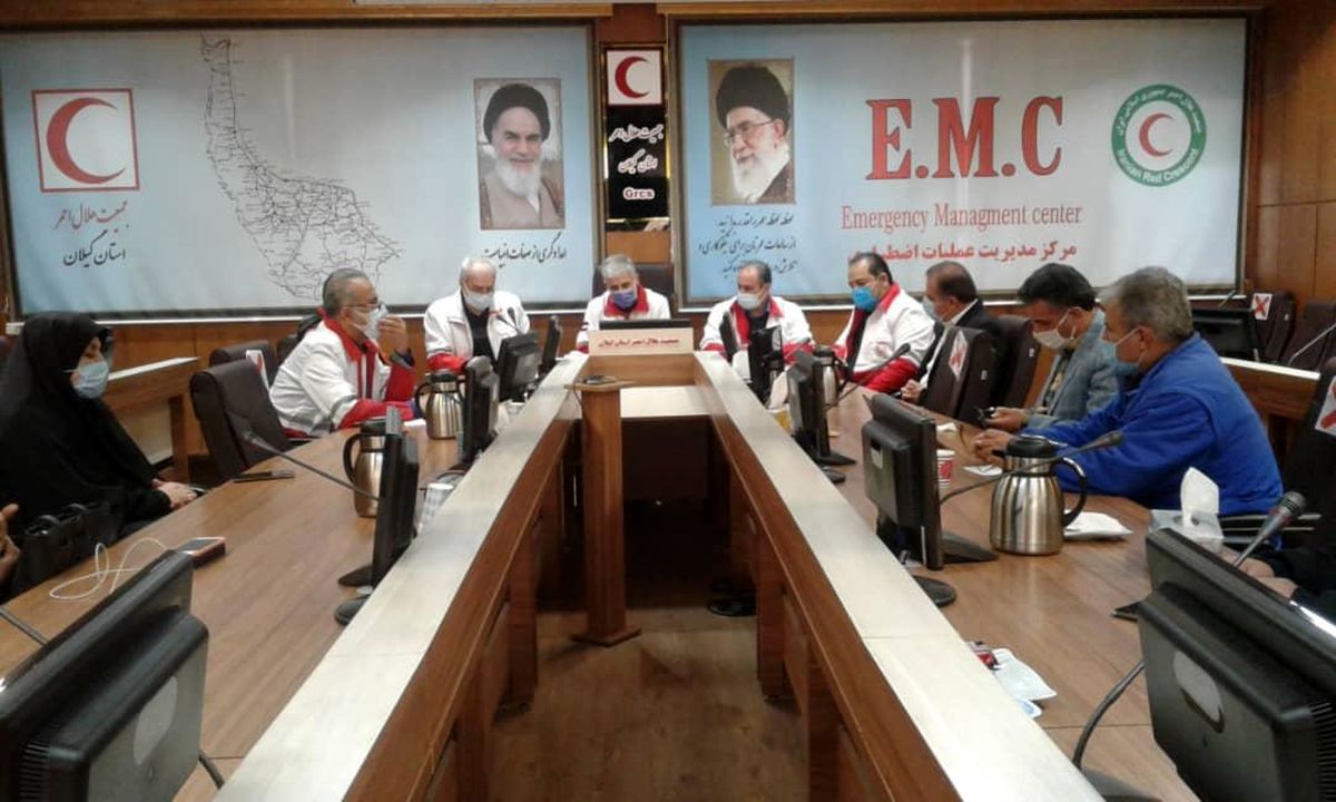 نشست هم اندیشی با دهیاران و مسئولان خانه‌های هلال شهرستان های رشت و فومن