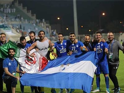 کاروان استقلال به هتل روتانا رسید