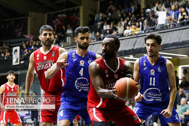 دیدار تیم های بسکتبال استقلال و شهرداری گرگان 