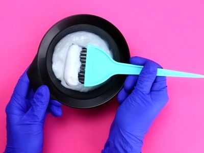ترفند پاک کردن رنگ مو از روی پوست