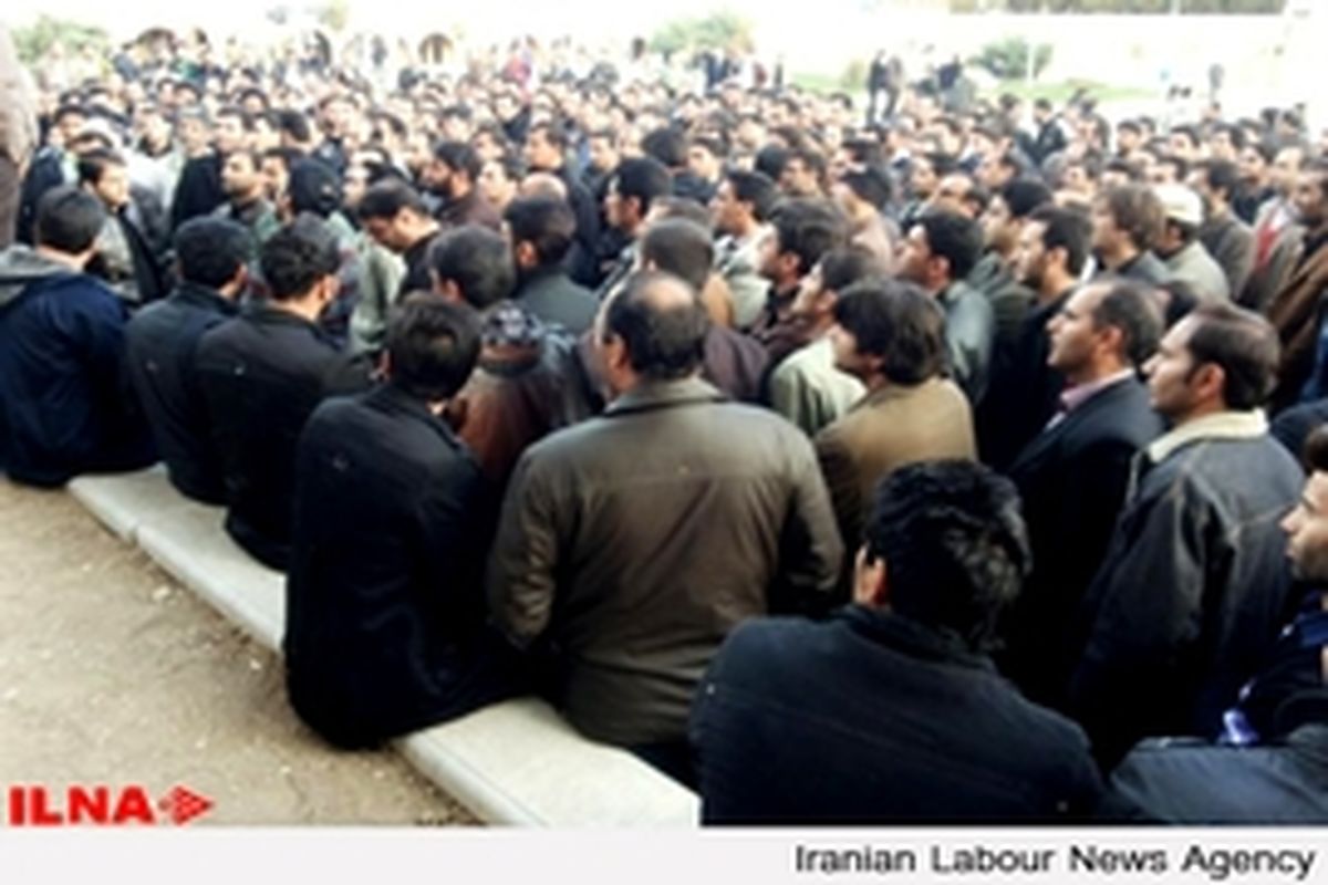 کارگران پلی‌اکریل شب را در مسجد کارخانه گذراندند / ادامه اعتراضات با طلوع آفتاب