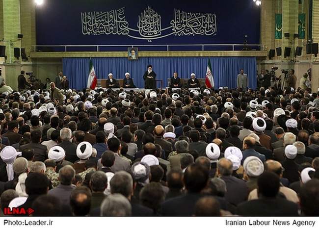 دیدار مسئولان نظام و میهمانان کنفرانس وحدت اسلامى‌ با رهبر معظم انق