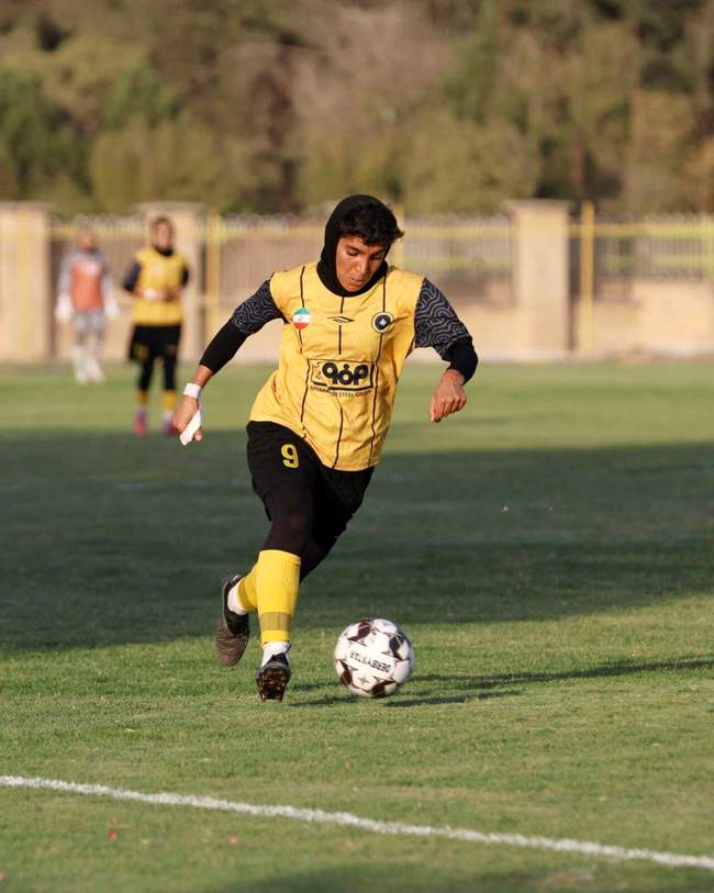 تصاویری از دیدار تیم های سپاهان اصفهان و یاسام کردستان