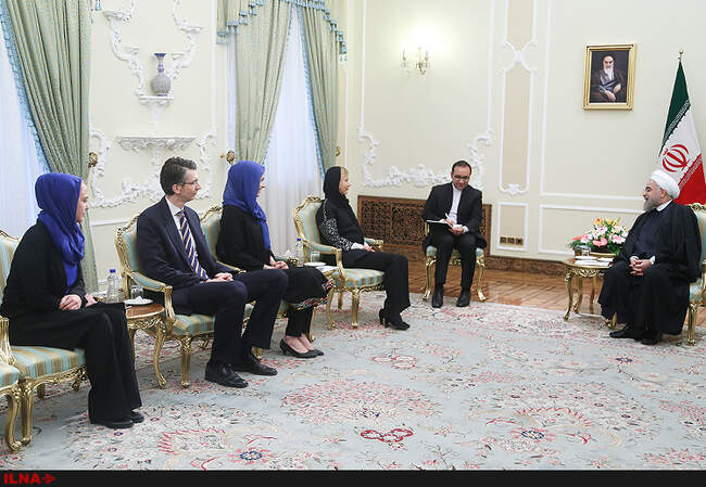 تقدیم استوارنامه سفیران 6 کشور به رئیس جمهوری