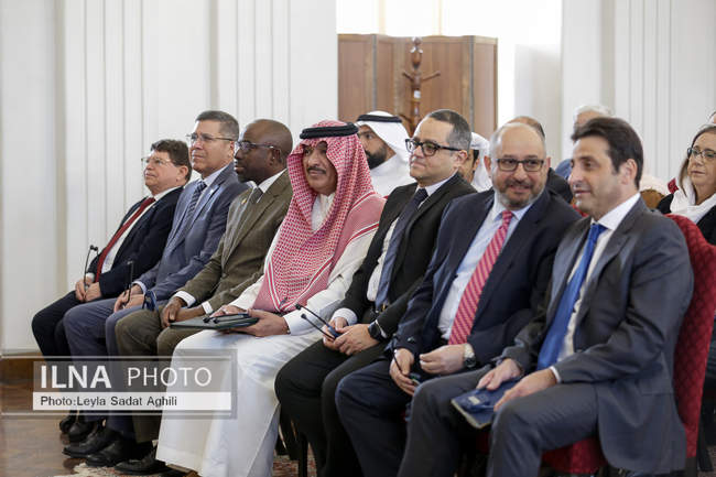 نشست وزیر امور خارجه با سفرا و نمایندگان خارجی مقیم تهران