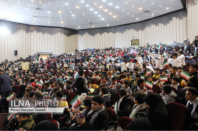 اجتماع دانش آموزی فرزندان حاج قاسم در تبریز