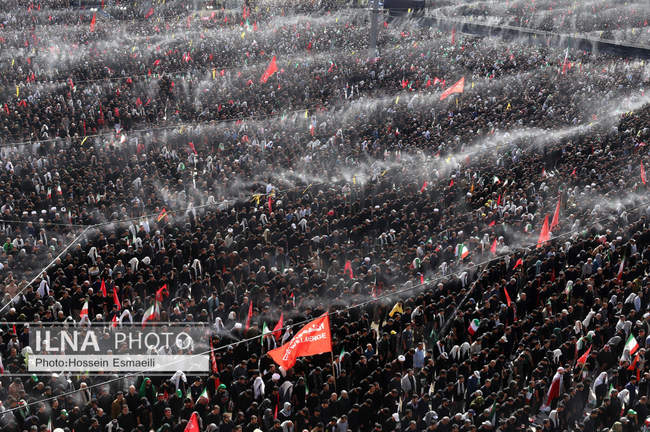 اقامه نماز بر پیکر رهبر شهید انقلاب در مصلای تهران/ 8