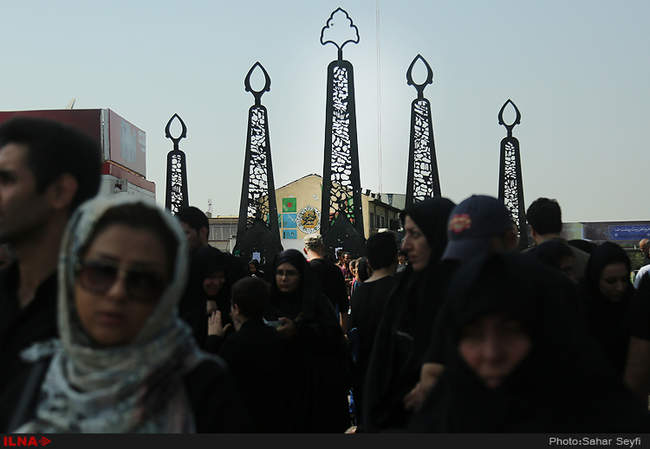 عزاداری عاشورای حسینی در میدان امام حسین(ع)