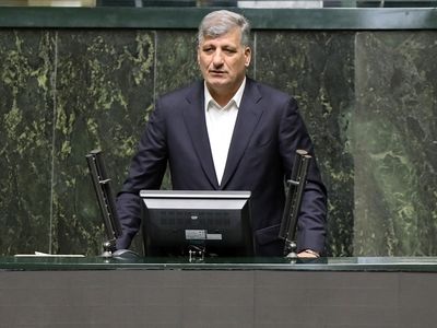سازمان برنامه و بودجه همسان‌سازی حقوق بازنشستگان را در دستور کار قرار دهد