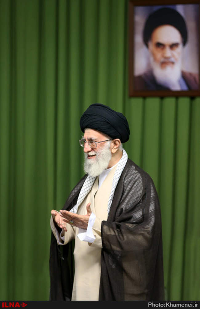 دیدار جمعی از شاعران با رهبر انقلاب