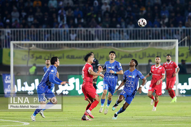 دیدار تیمهای استقلال تهران و پرسپولیس تهران