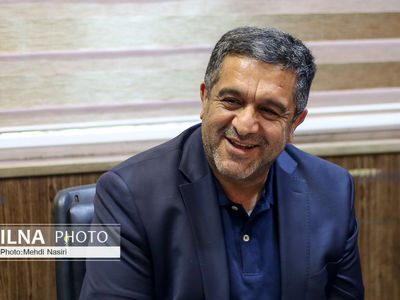 برای واردات ماشین‌آلات باید صدها امضا گرفته شود