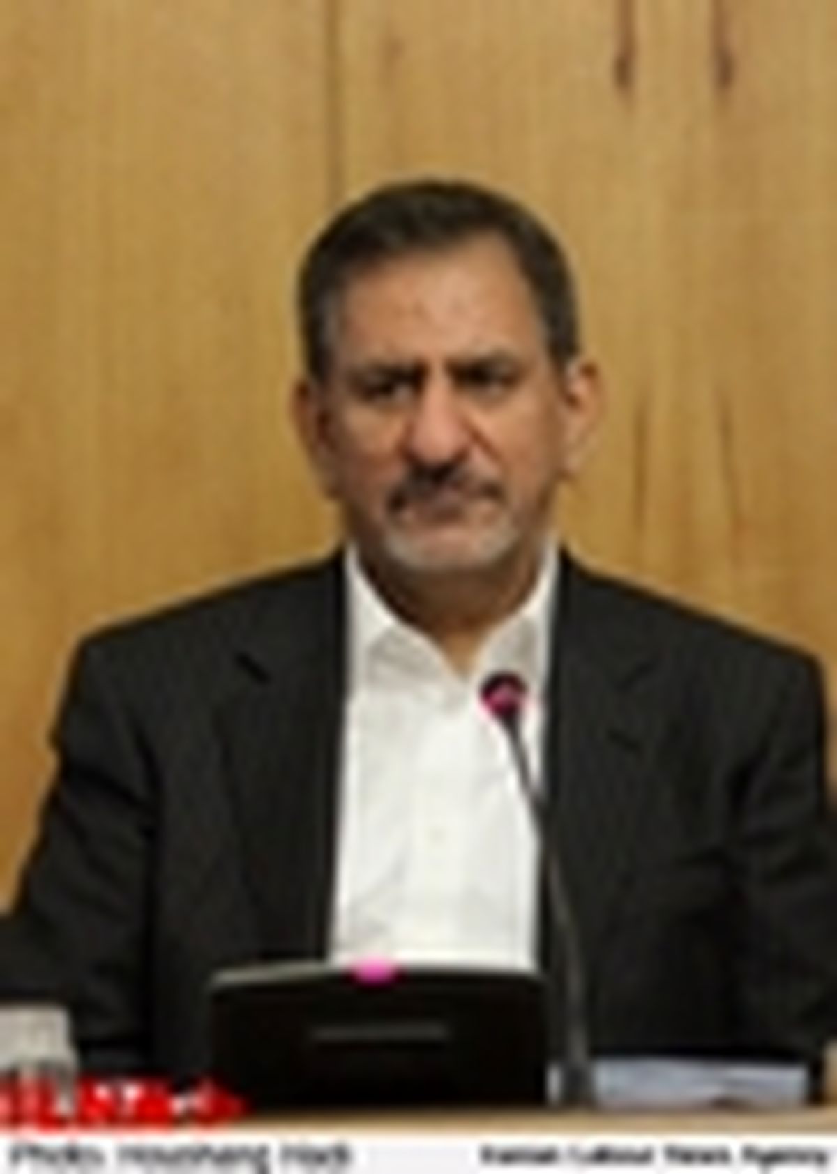 تاکید جهانگیری بر لزوم بسترسازی مناسب برای فعالیت جوانان