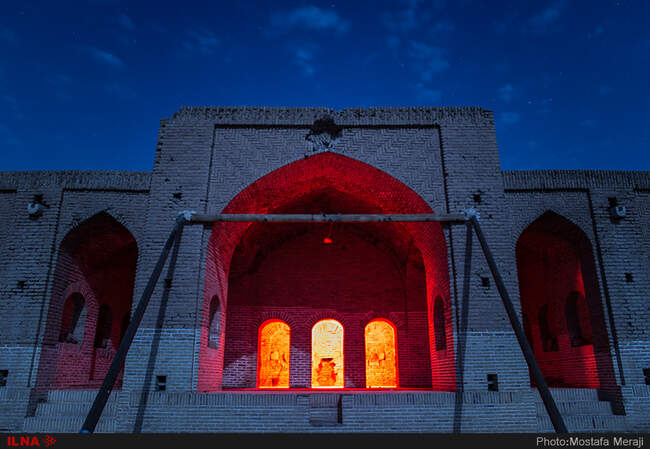 نماهای شبانه کاروانسرای ساسانی دیرگچین