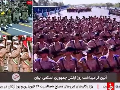 رژه ارتشیان با در دست داشتن سلاح سازمانی جدید و ایرانی مصاف + فیلم
