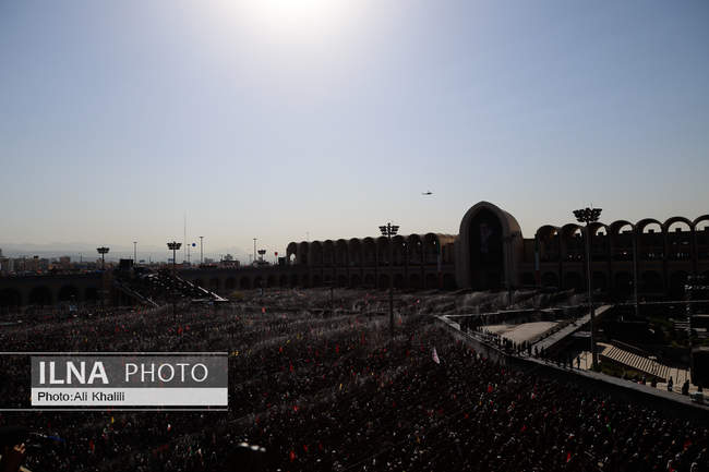 اقامه نماز بر پیکر رهبر شهید انقلاب در مصلای تهران / 7