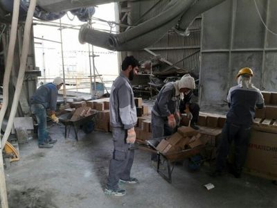 انتقاد کارگران سیمان کارون به حقوق ناکافی و تبعیض/ از پسِ مخارج زندگی برنمی‌آییم 