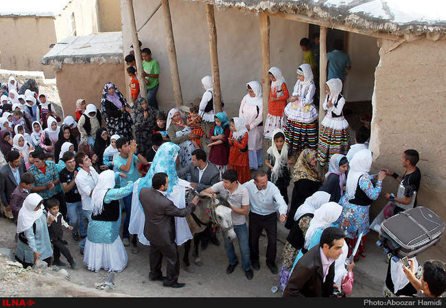 مراسم سنتی عروسی در روستای انبوه عمارلوی رودبار گیلان