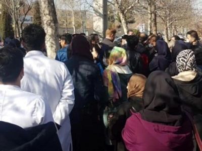 اعتراض پرستاران شیرازی: جناب رئیس، فقط ۸۰ نفر معترضند؟!