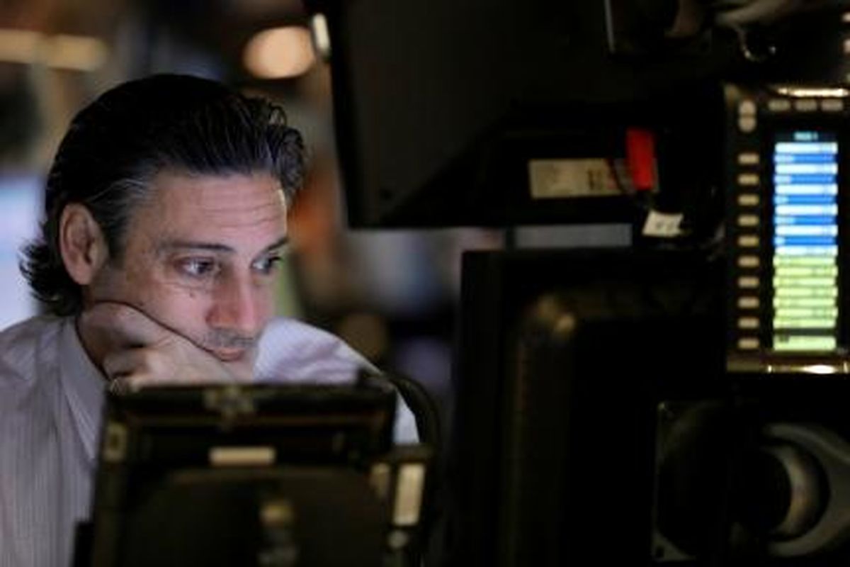 Asian shares pull back after U.S. tech stocks knocked off highs