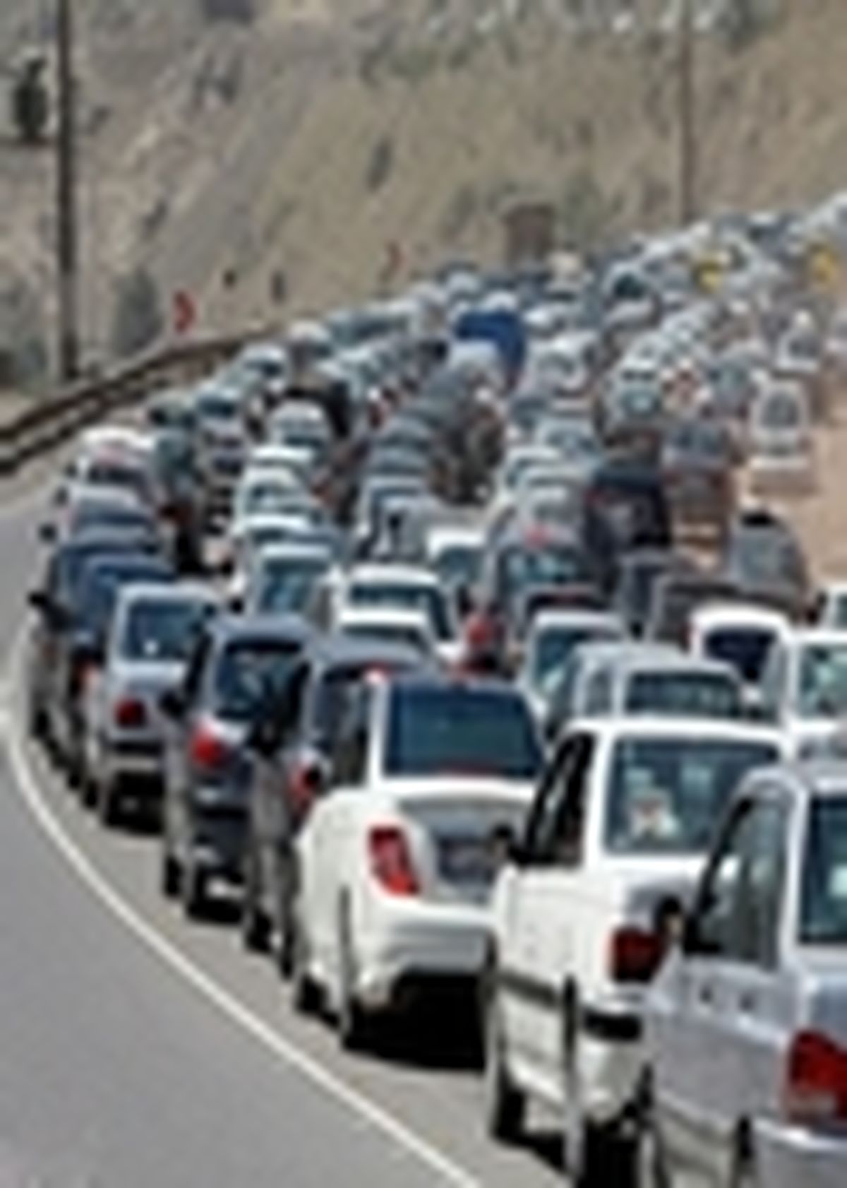 ترافیک سنگین بی‌سابقه در محورهای مواصلاتی مازندران