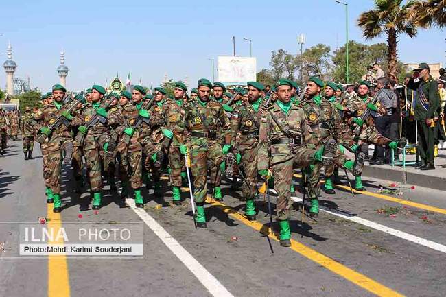رژه ارتش به مناسبت روز ۲۹ فروردین در اصفهان