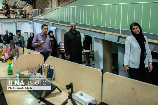 بازدید معاون توسعه کارآفرینی و اشتغال وزارت کار از کارخانه نوآوران آ