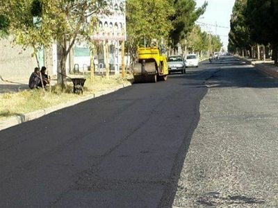 پخش ۲۰ هزار تن آسفالت در معابر شهری سرخس